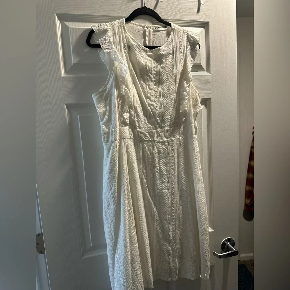 LACE DRESS - Picture 2 of 5